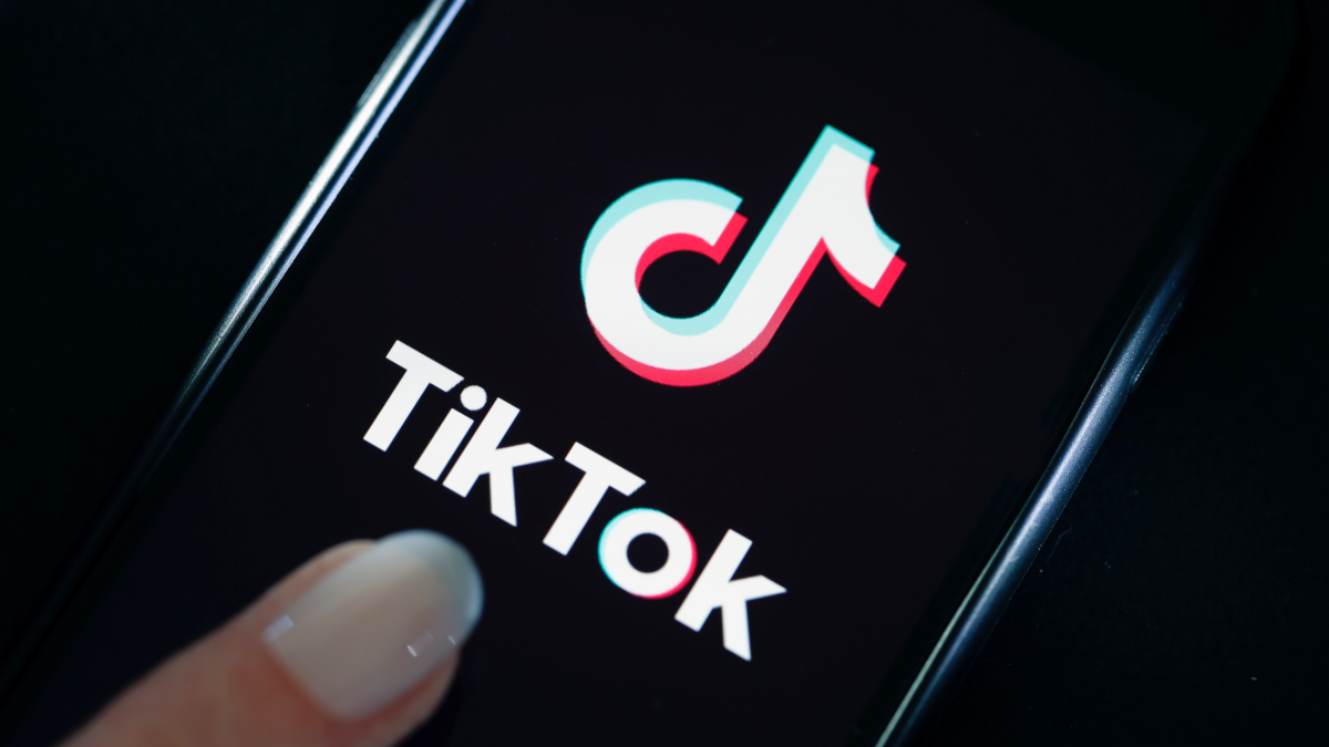 A nova política de privacidade da TikTok pode permitir que ela colete informações biométricas suas.